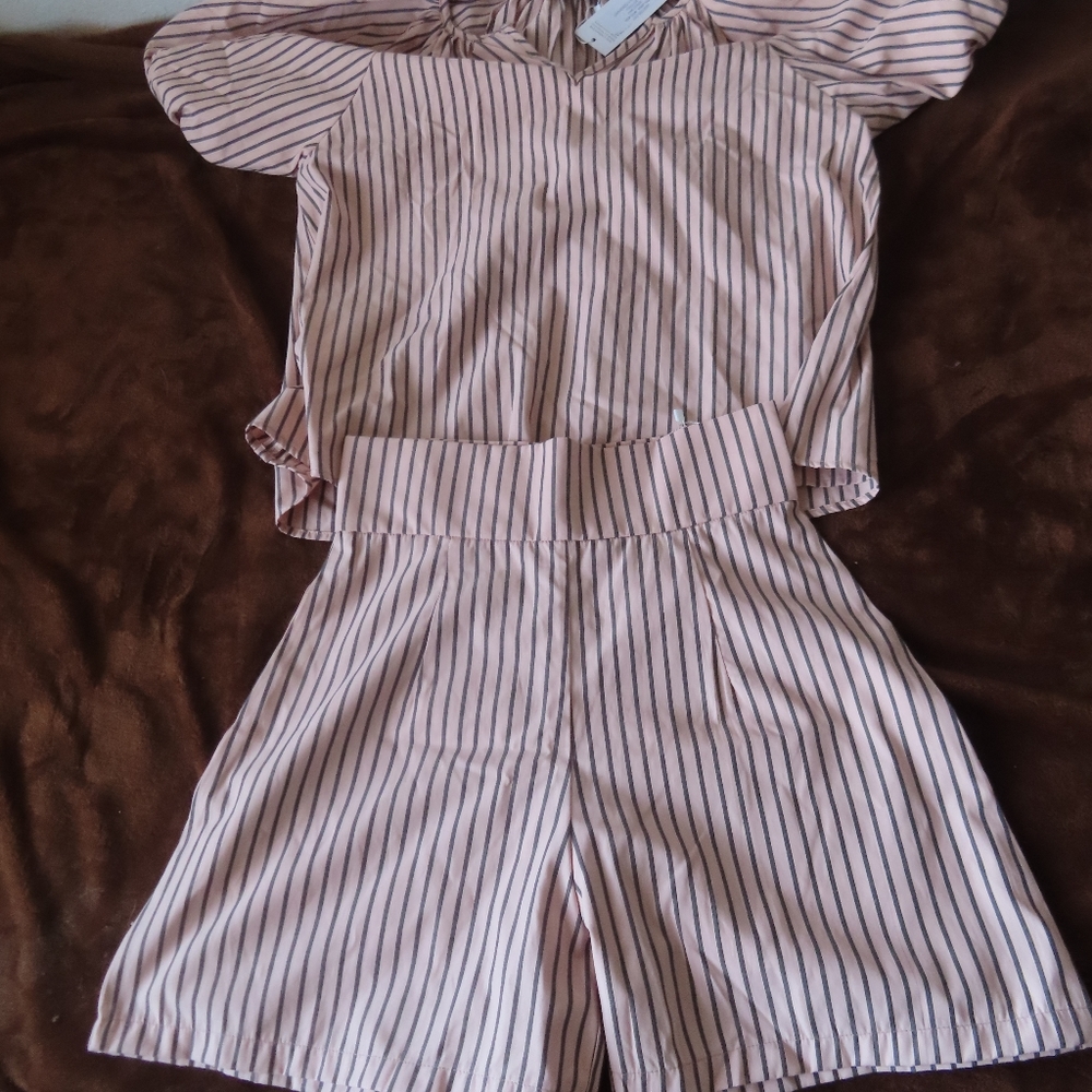 Never A Wallflower Pink Stripe Gathered V-Neck Top & Shorts Outfit Size XS NWT